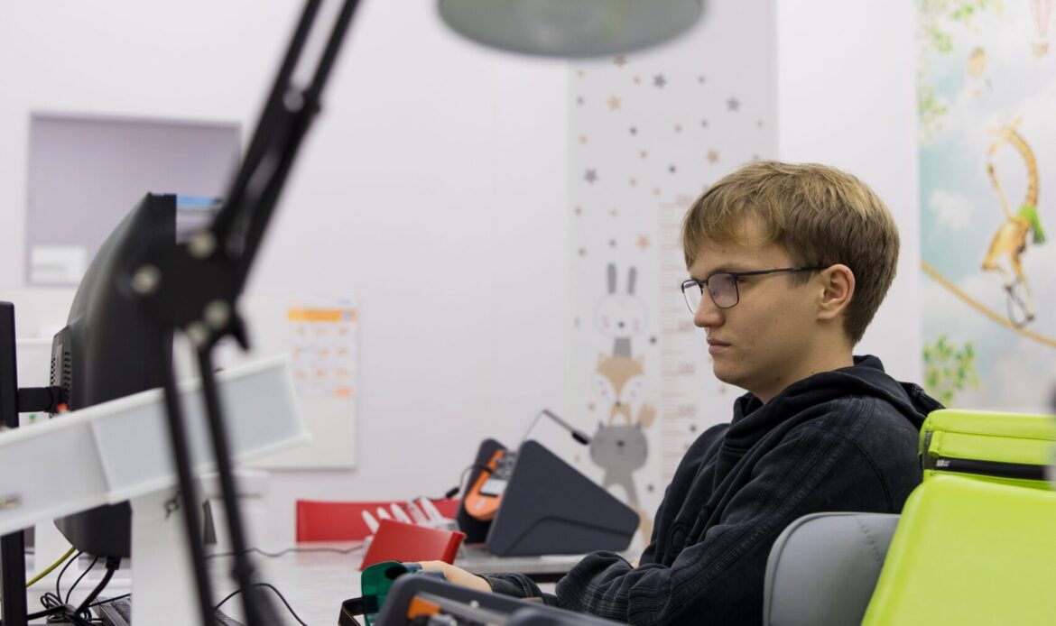 Перші симптоми проблем із зором, які потребують консультації офтальмолога