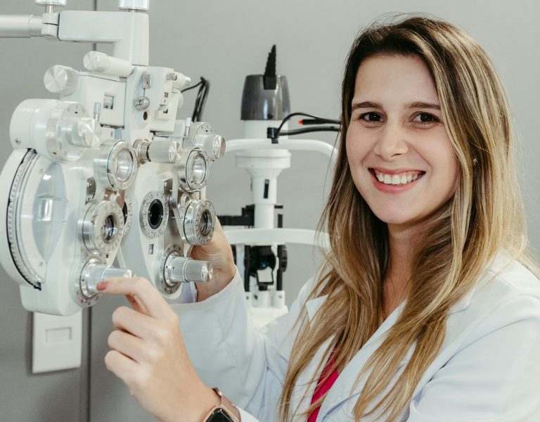 qualified-ophthalmologist